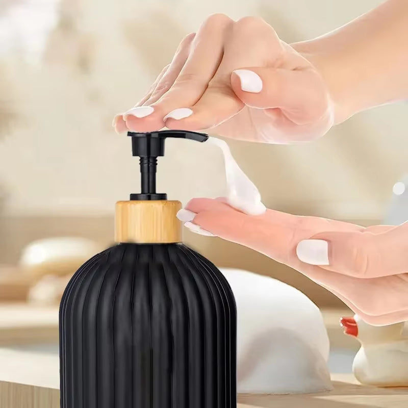 Set de 2 Bouteilles de Luxe avec Plateau Bambou